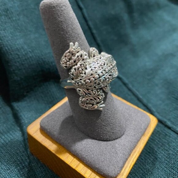 Sarda Leap of Faith Frog Ring - Picture 2 of 3